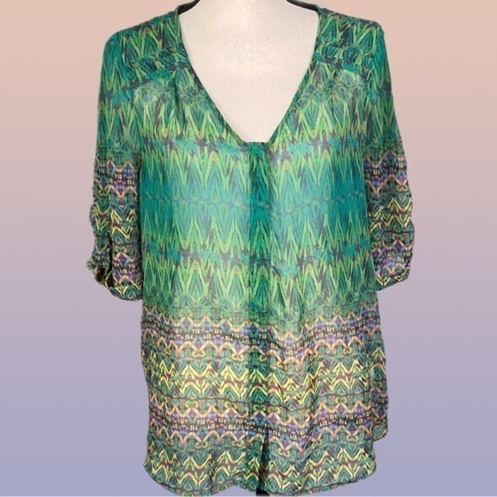 SKIES ARE BLUE green sheer Boho blouse with hidden button down. Medium. EUC